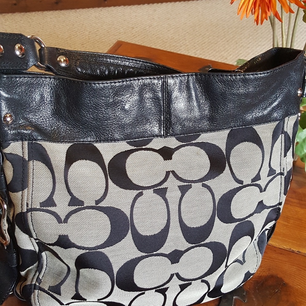 Handbag - Picture 8 of 8